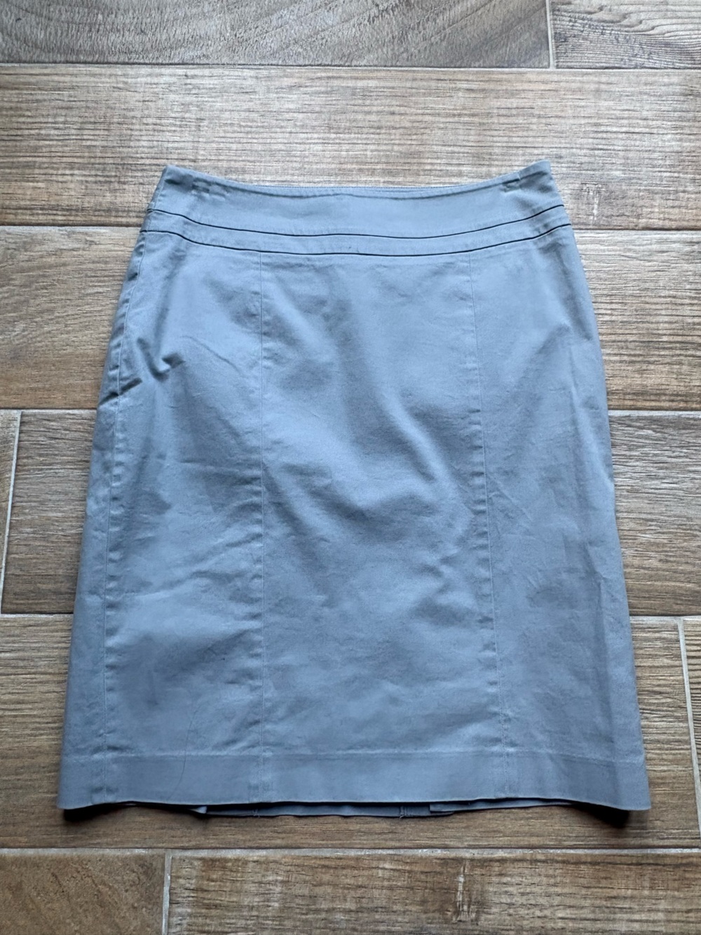LOFT Classic Women's Light Gray Pencil Skirt, Lined w/back vent, Size 6